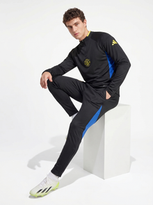 MANCHESTER UNITED 2026 BLACK TRACKSUIT